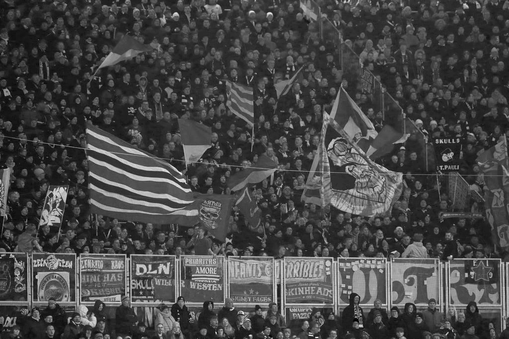 Fans von St. Pauli in Leipzig.