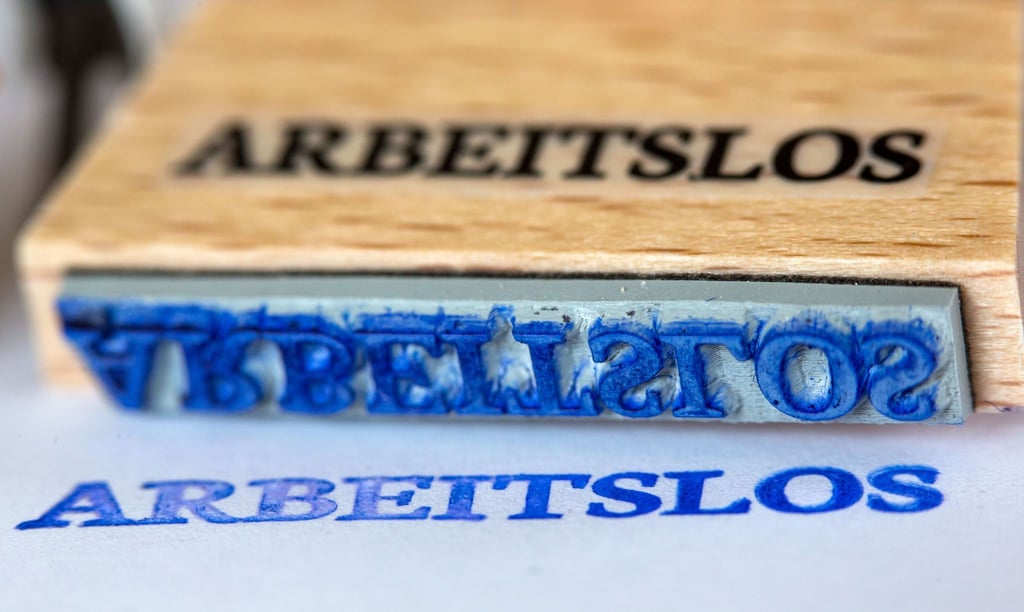 Mehr als 100 Beschäftigte der Papierfabrik in Penig verlieren ihre bisherigen Jobs (Illustration)