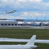 Blick auf den Flughafen Leipzig/Halle, auf dem ein Flugzeug der türkischen Charterfluggesellschaft Tailwind Airlines startet. Foto: