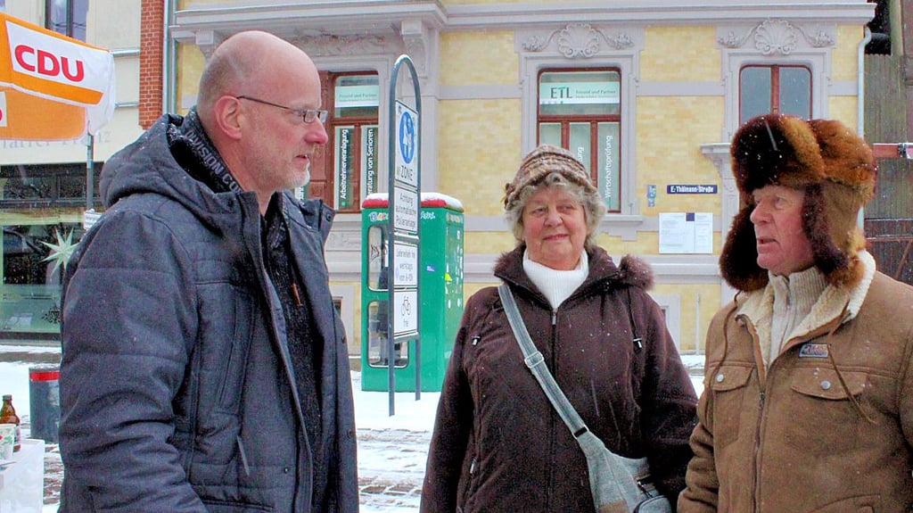 Gerry Weber (CDU) sprach mit Christine und Karl-Heinz Hausdorf.