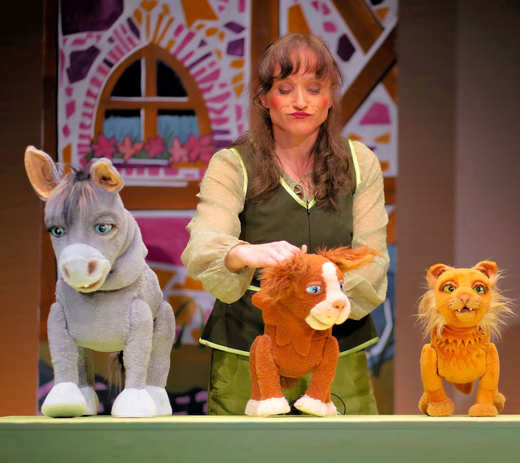 Kerstin Dathe mit Esel, Hund und Katze der „Bremer Stadtmusikanten“