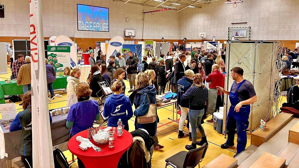 In der Mehrzweckhalle Jessen-Nord finden nicht nur Veranstaltungen, wie die Jobmesse, statt. Hier stehen am 24. Februar über 50 Tische.