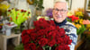 Florist Bernhard Kahlandt schenkt seiner Ehefrau Blumen zum Valentinstag. Sie revanchiere sich eher mit einem schönen Essen, sagt er.