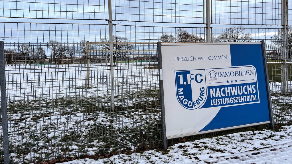 Der 1. FC Magdeburg will die Sanierung der Trainingsplätze an der Avnet-Arena selbst in die Hand nehmen. Doch spielt die Stadt Magdeburg dabei mit?
