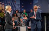 Beide wollen Kanzler werden: Alice Weidel (AfD) und Friedrich Merz   (CDU) - hier bei der Sendung "Klartext" im ZDF am 13. Februar. Laut jüngster Umfrage vom 14. Februar liegt die Union aus CDU/CSU mit 30 Prozent vorn. Zweitstärkste Partei würde die AfD mit 20 Prozent. Dann folgen SPD (16%), Grüne (14%) und Linke (7%) sowie BSW und FDP (mit jeweils 4%).