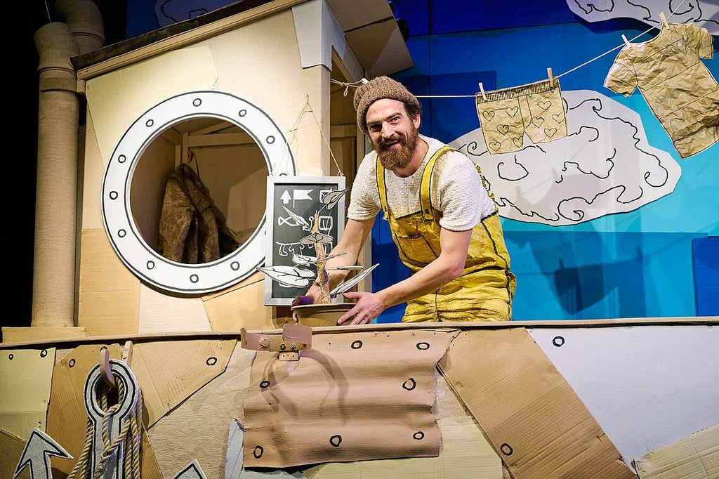 "Käpt'n Karton" im Schauspielhaus des Theaters Magdeburg.