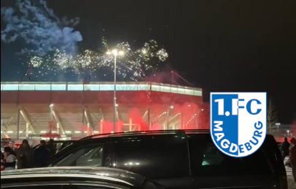 Mehrere Clips sollen Magdeburg-Fans zeigen, die die Anhänger vom 1. FC Köln mit Feuerwerkskörpern attackieren.