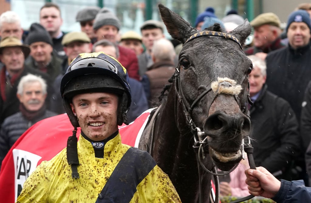 Jockey Michael O'Sullivan ist nach einem Sturz gestorben.