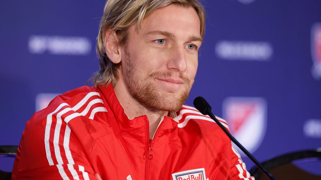 Emil Forsberg bei einer Pressekoferenz.