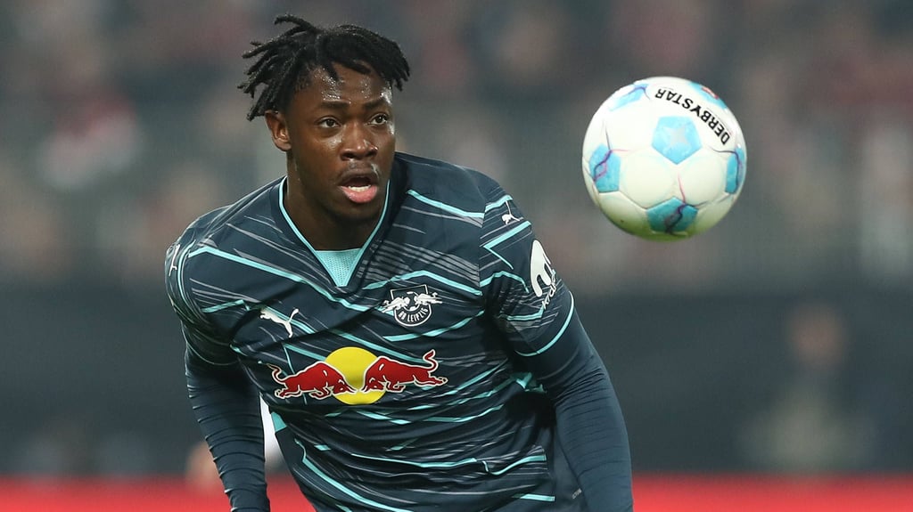 El Chadaille Bitshiabu im Spiel gegen Union Berlin.