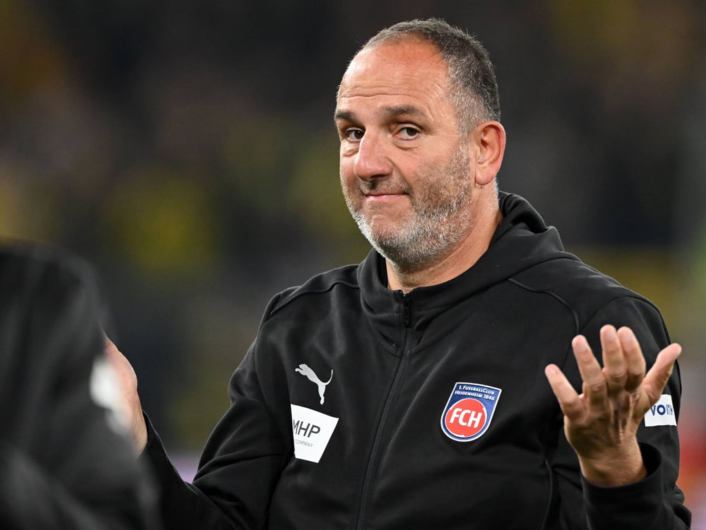 Frank Schmidt ist mit dem 1. FC Heidenheim in einer schwierigen Situation.