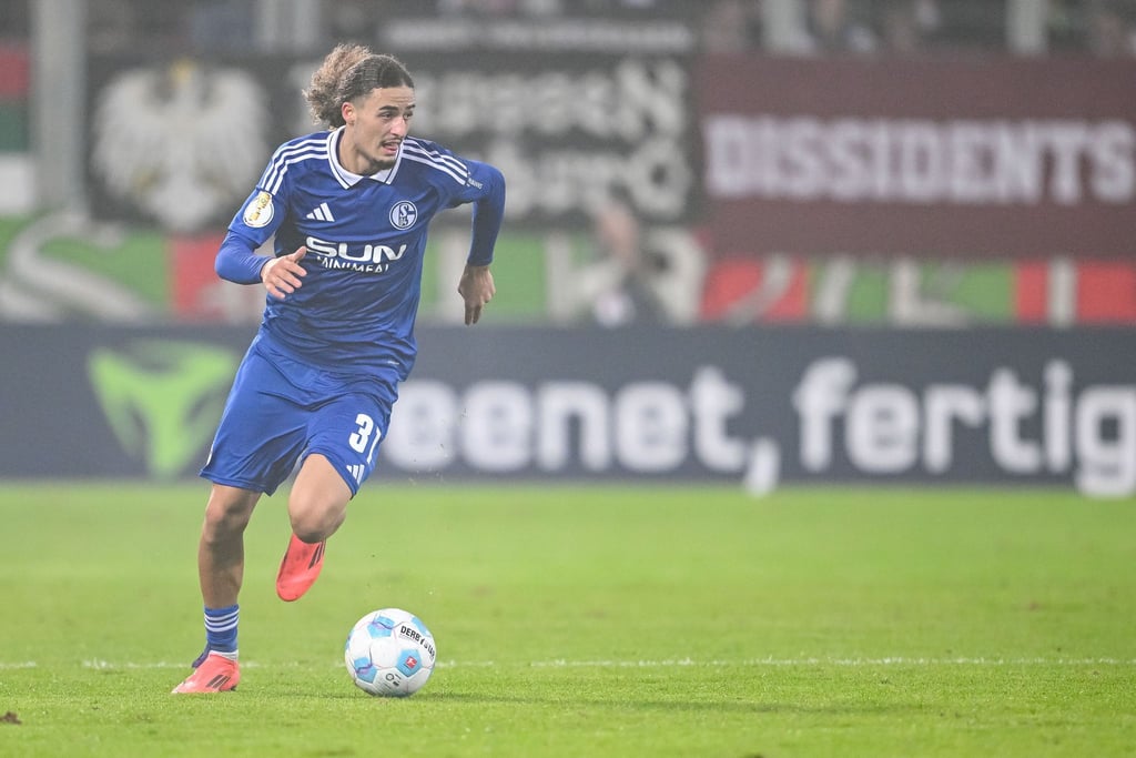 Taylan Bulut verlängert seinen Vertrag beim FC Schalke 04.