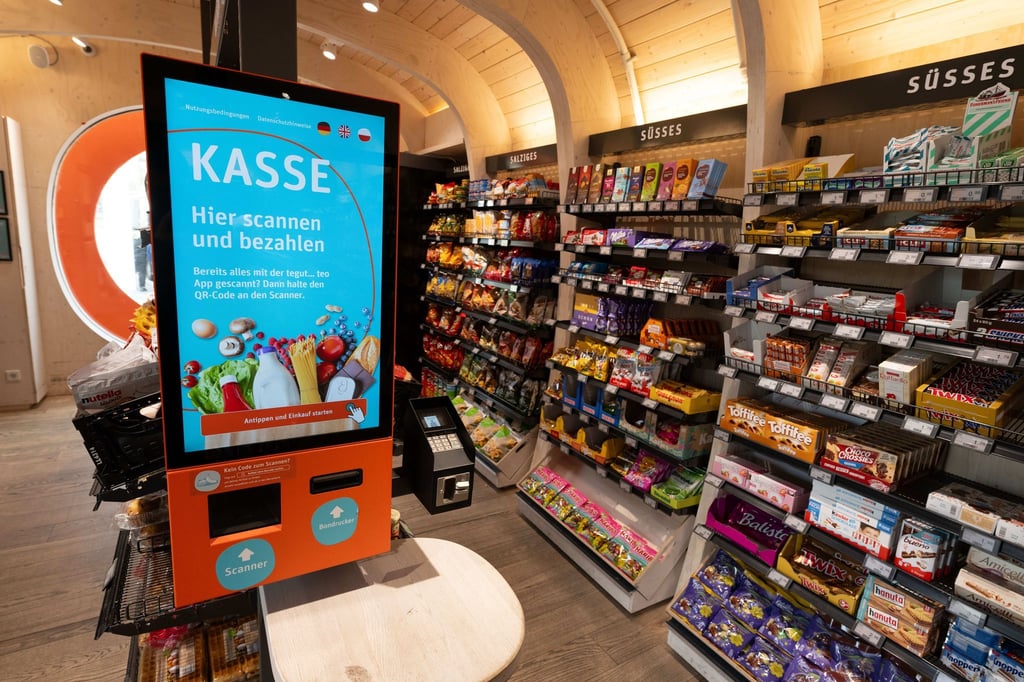 In vielen autonomen Geschäften wird per SB-Kasse bezahlt.
