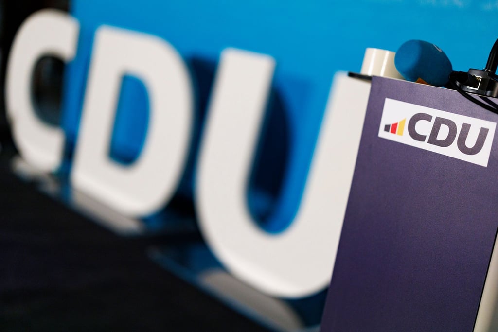 Das Papier der CDU ist überschrieben mit „Für einen neuen Aufbruch Ost“. (Symbolbild)