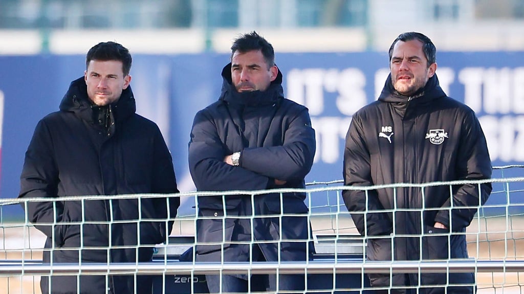 Daniel Baier, Zsolt Löw und Marcel Schäfer als Zaungäste beim RB-Training.