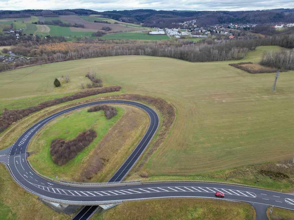 Das Bundesverwaltungsgericht hat die Pläne für einen Straßenbau in Flöha weitgehend bestätigt (Archivbild).