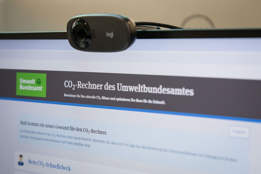 Der CO2-Rechner vom Umweltbundesamt hilft dabei, schnell die CO2-Bilanz zu ermitteln.