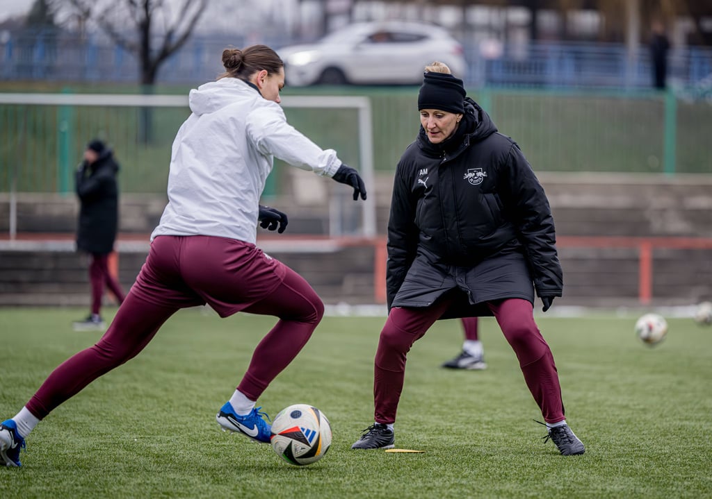 Anja Mittag im Training von RB Leipzig.