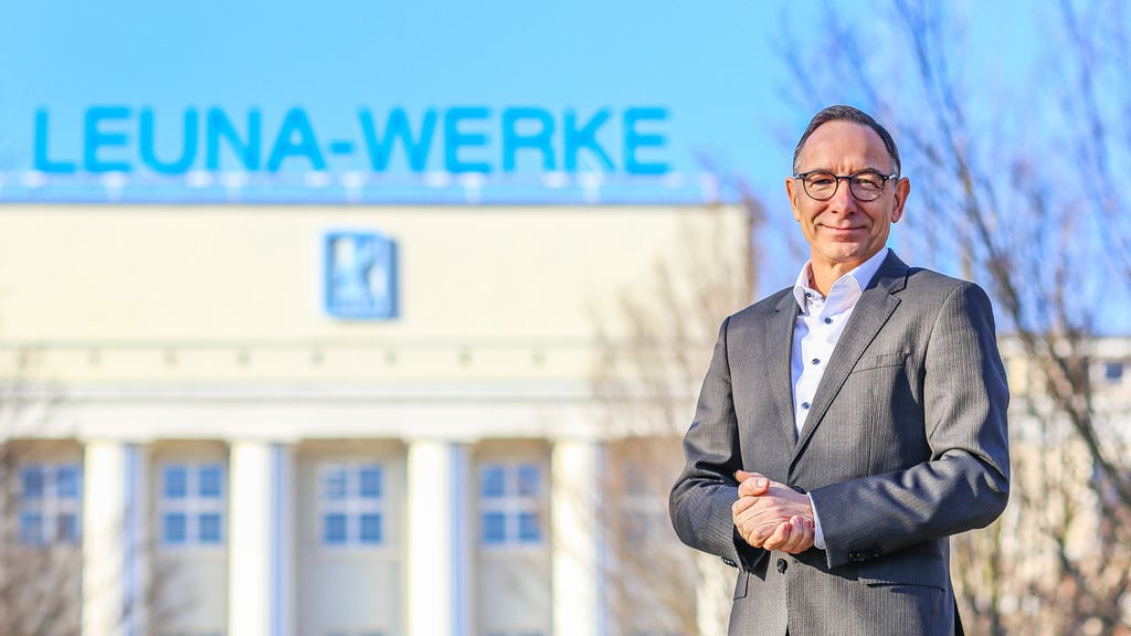 Christof Günther ist der Geschäftsführer derChemieparkgesellschaft Infra.Leuna. Leuna ist einer der größten deutschen Chemiestandorte.
