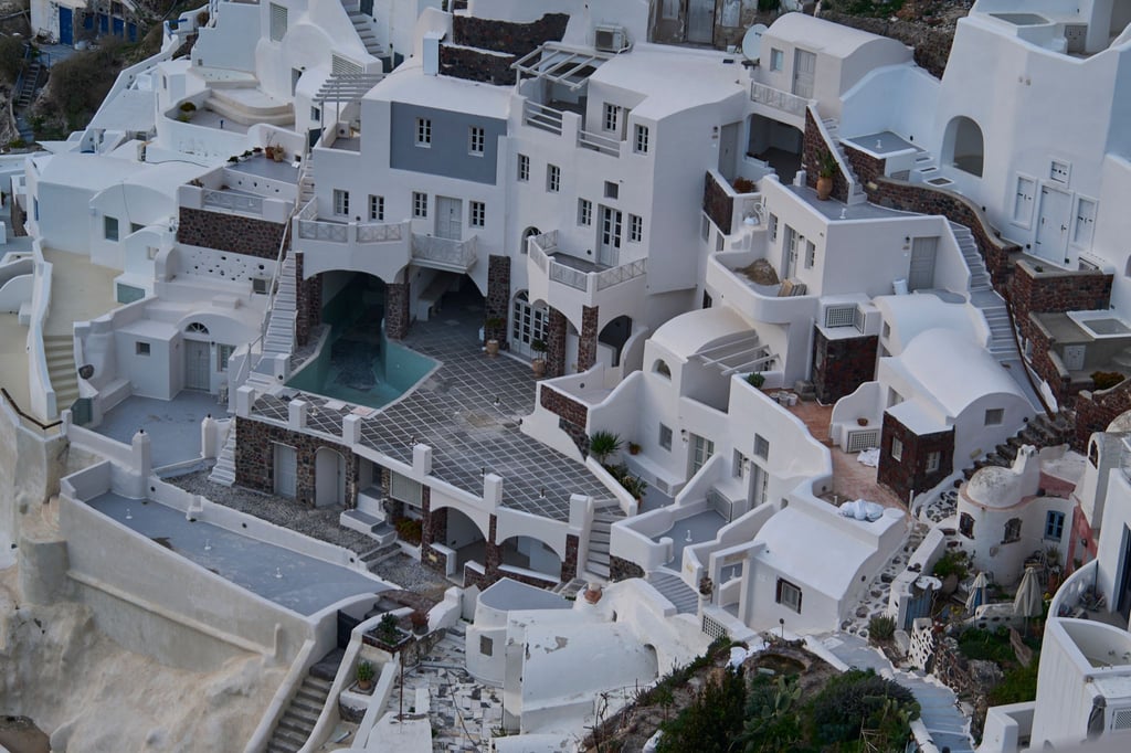 Santorini ist eine beliebte Urlaubsinsel. Seit Wochen bebt dort die Erde. (Archivbild)