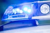 Die Polizei sucht nach den Überfällen  nach einem etwa 20 Jahre alten Mann mit südländischem Aussehen.