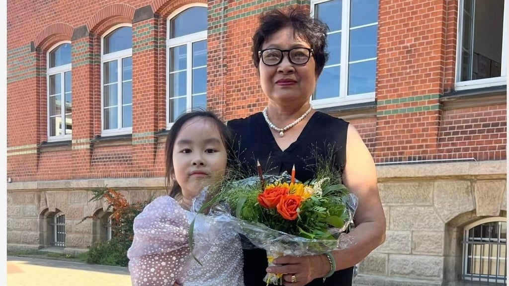 Die achtjährige Melanie Luong aus Wernigerode vermisst ihre Großmutter. Thi Cham Pham ist ohne jede Vorwarnung nach Vietnam abgeschoben worden.