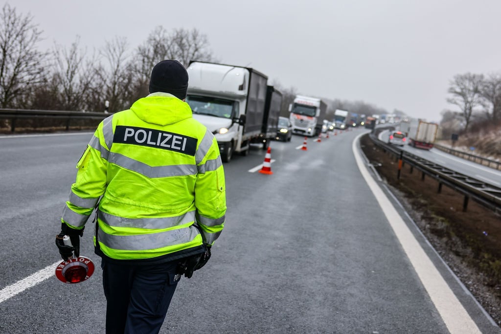 Insgesamt 33 Fahrzeuge wurden kontrolliert. (Symbolbild)