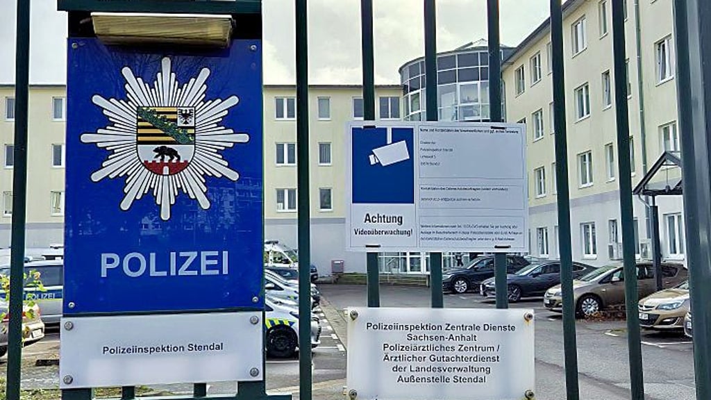 Der Eingang der Polizeiinspektion in Stendal: Die Polizei wird erweitert.