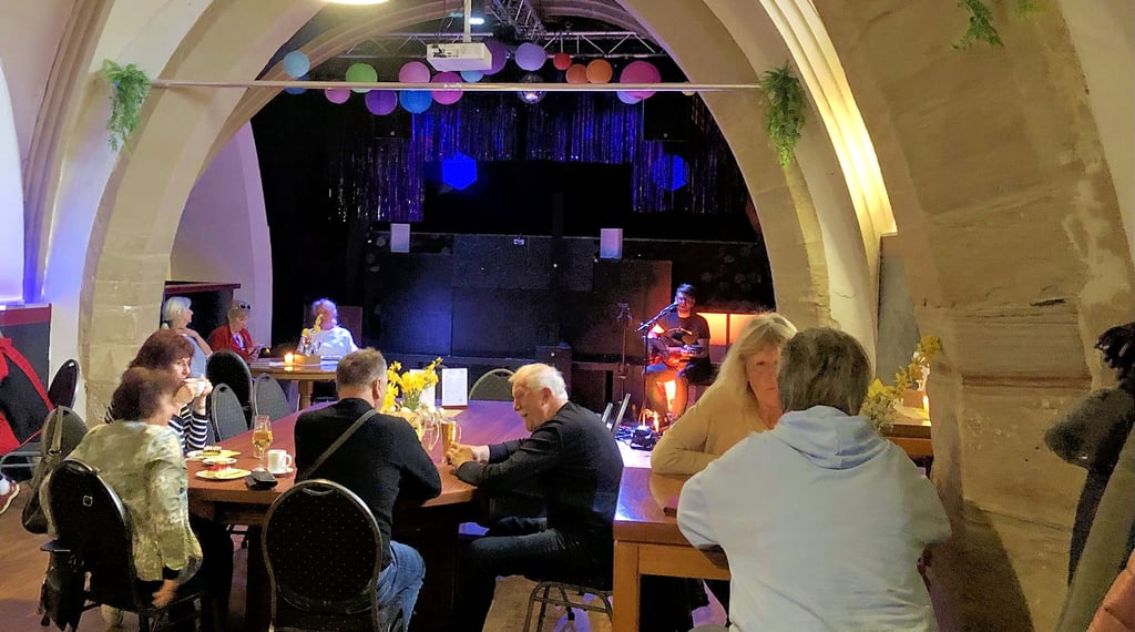 Im März ist es ein Jahr her, dass das Café im alten Gewölbe im Zeitzer Ratskeller eröffnet wurde.