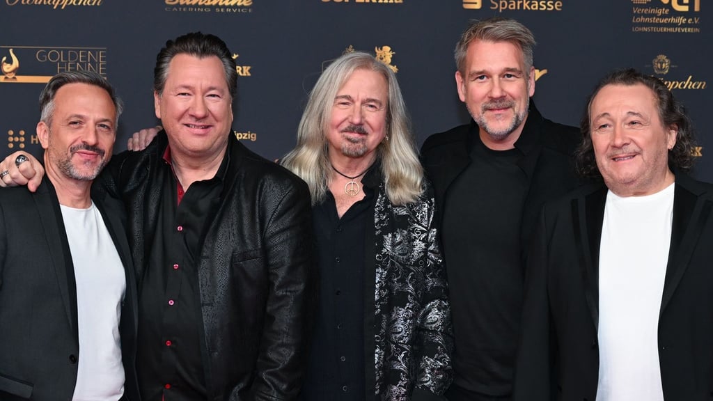 Die Band "Karat" mit Heiko Jung (v.l), Claudius Dreilich, Bernd Römer, Daniel Bätge und Martin Becker gastiert in Magdeburg.