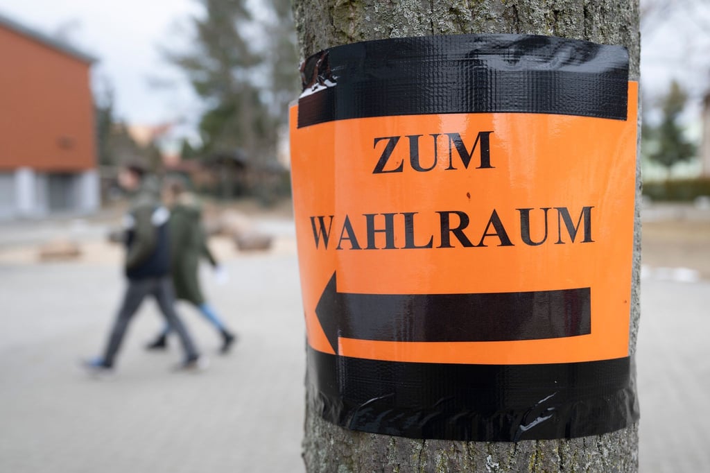 Vor mehrere Wahllokale in Leer haben Unbekannte politische Graffiti gesprüht. (Symbolbild)