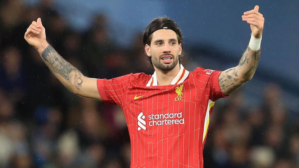 Dominik Szoboszlai vom FC Liverpool jubelt über das Tor zum 2:0.