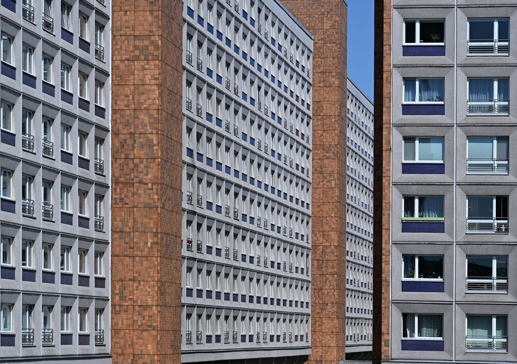 Die Linke in Berlin will weiterhin auf Themen wie Wohnungsmangel und hohe Mieten setzen. (Archivbild)