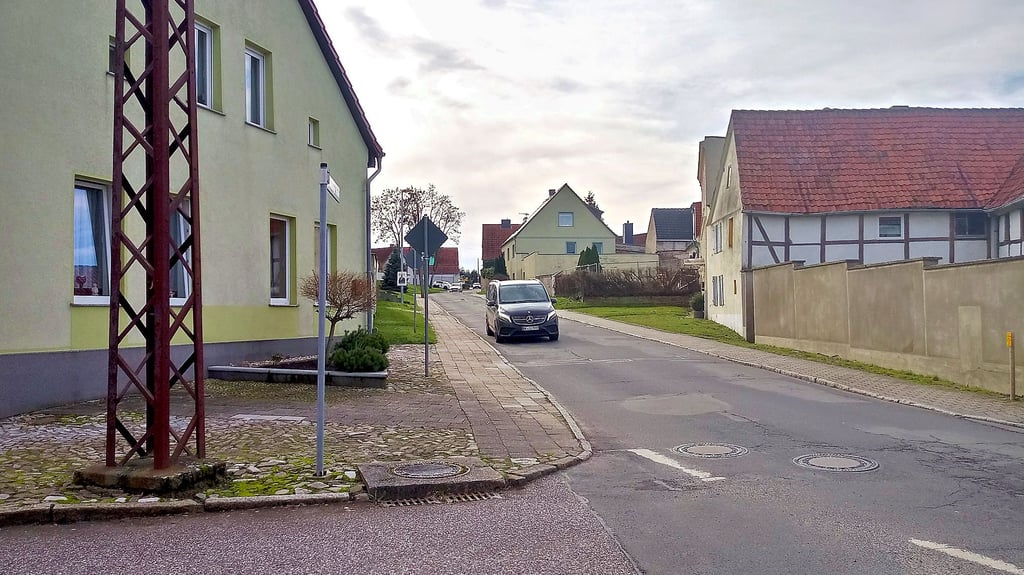 Die Sanierung der Langenweddinger Straße in Hohendodeleben ist ein altes Thema. Lange Jahre beschäftigt sich der Ortschaftsrat schon damit.