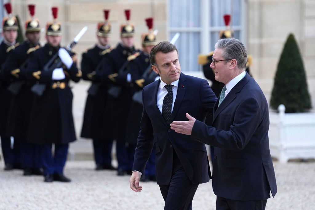 Frankreichs Präsident Emmanuel Macron und der britische Premier Keir Starmer sind in Kontakt mit Donald Trump.