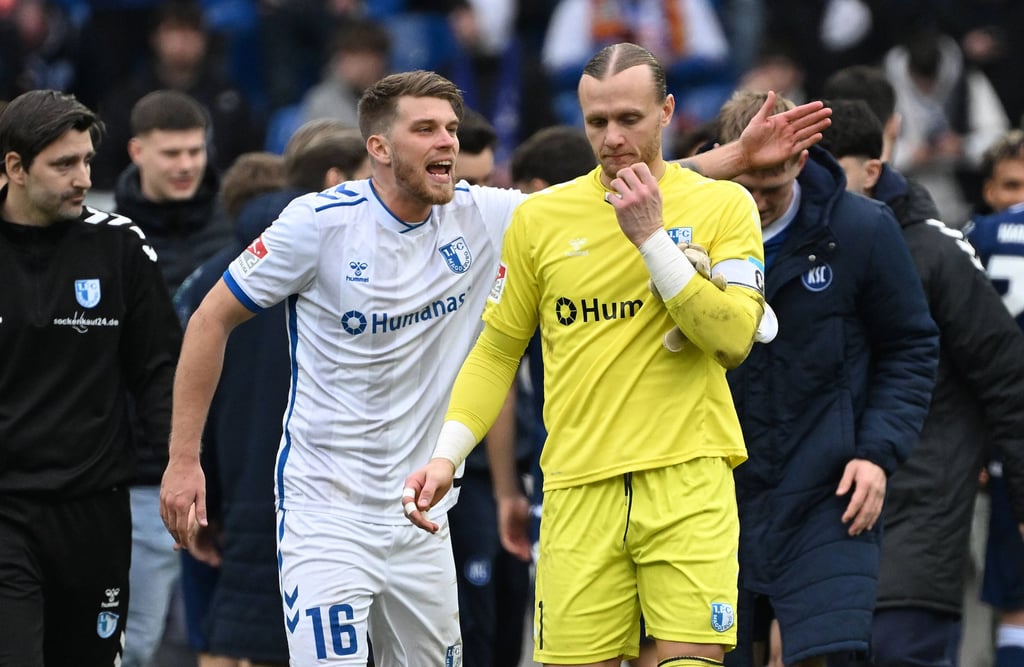 Ärgern sich über bereits zwölf Gegentore in der Rückrunde: Marcus Mathisen (l.) und Kapitän Dominik Reimann.