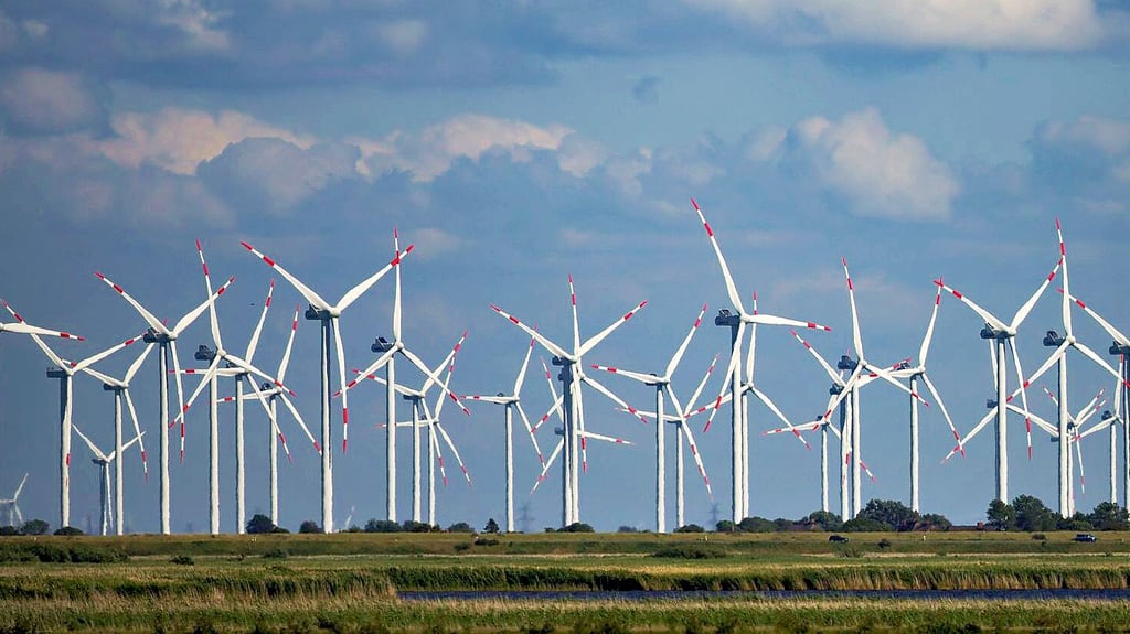So viele Windräder wie hier an der Nordsee sind bei Helbra und Eisleben zwar nicht geplant. Aber auch die zehn Anlagen stoßen auf Widerstand.