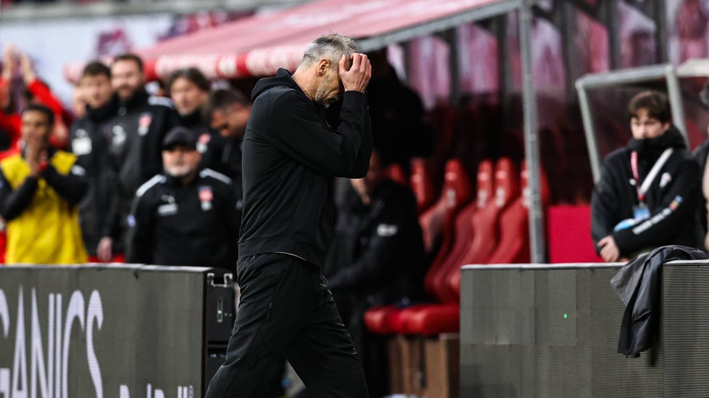 RB-Trainer Marco Rose musste wegschauen beim 2:2 gegen Heidenheim vergangenen Sonntag