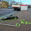 Schwerer Unfall auf der Pettenkoferbrücke im Norden Magdeburgs.