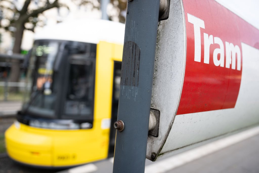 Aufgrund eines Unfalls waren einige Tramlinien in Berlin kurzzeitig unterbrochen. (Symbolbild)