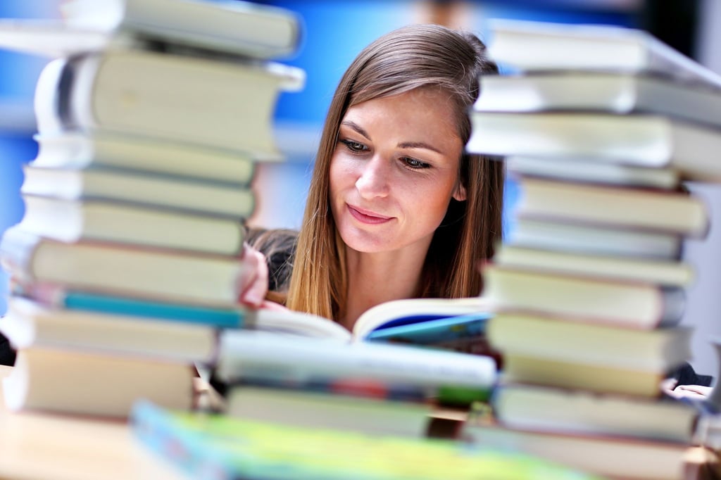 Echter Bücherwurm? Nur, wenn Ihre Literatur einen klaren Zusammenhang zu Ihrem Job aufweist, haben Sie Chancen, die Kosten dafür von der Steuer abzusetzen.