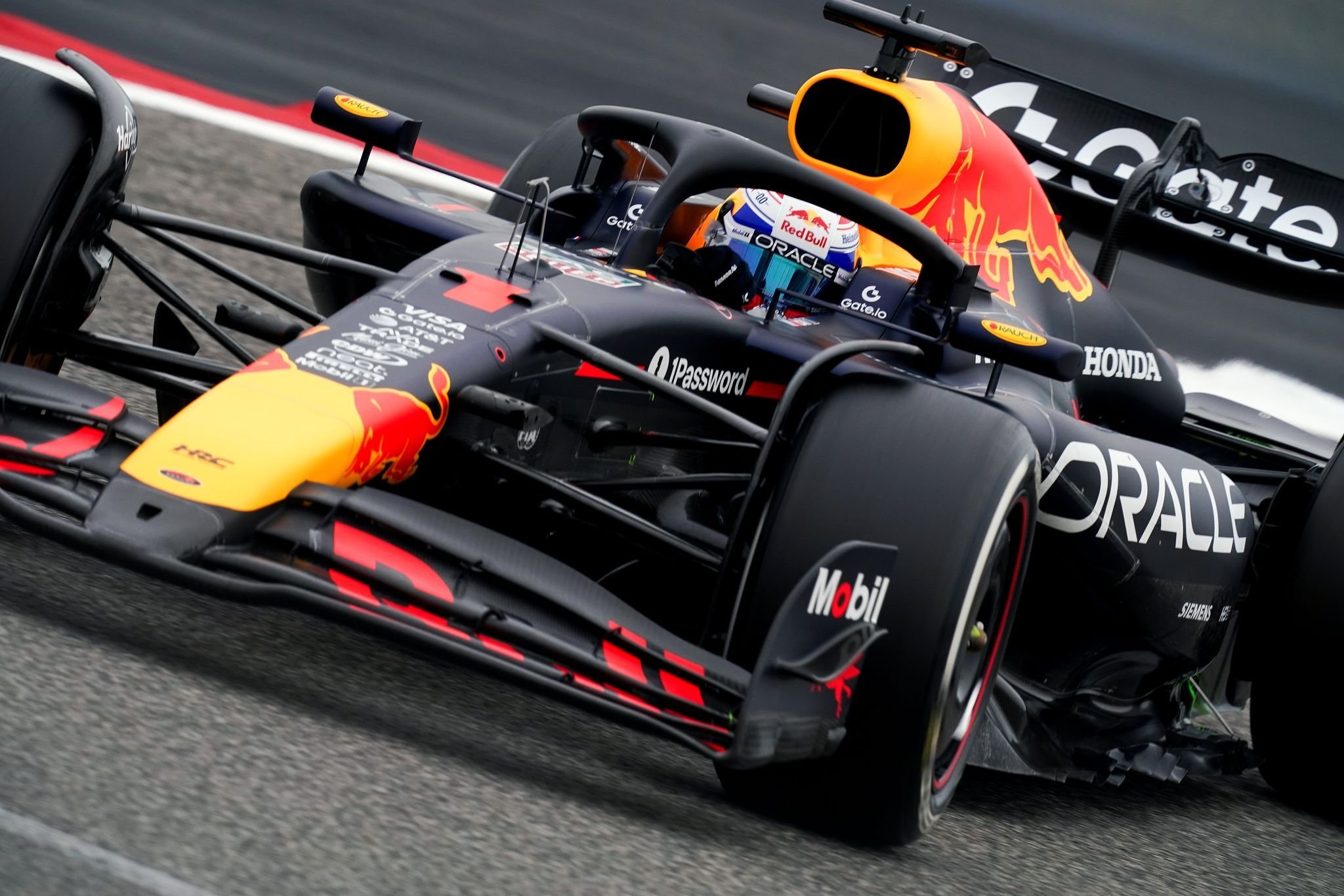 Formel 1: Herausforderer Norris nach Stromausfall in der Wüste top