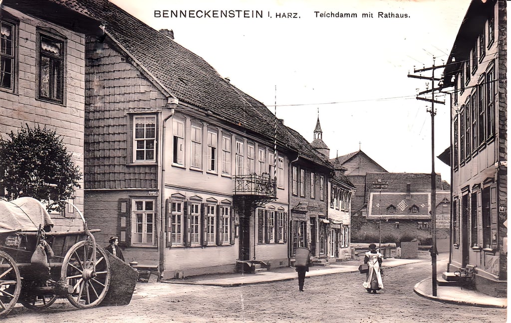 Die Oberförsterei, Dienstsitz von Oberförster Bünting. Aus ihr wurde 1905 das Rathaus.