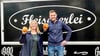 Ein Foodtruck für Sachsen-Anhalt: Michael Teichmann und seine Frau Josefine aus Langeneichstädt zeigen zum Saisonstart 2025 die neuen Burger-Brötchen für ihre „Fleischerlei“-Spezialitäten.