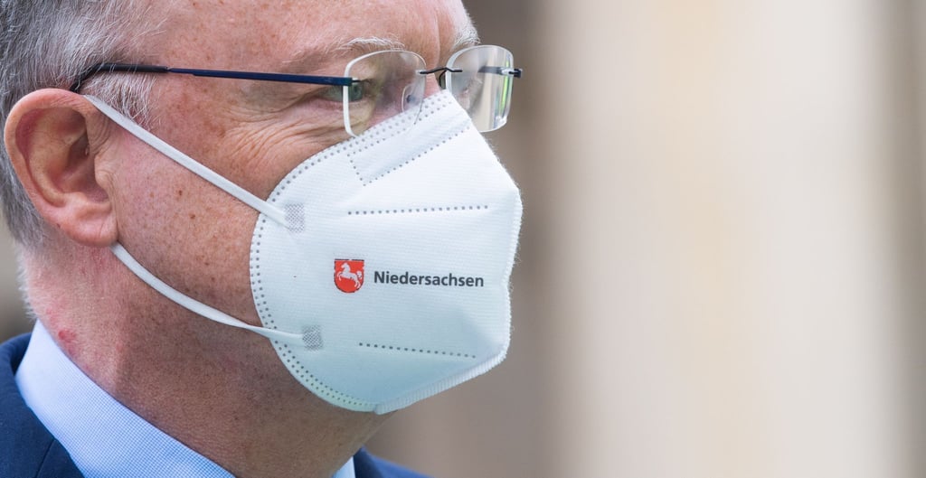 Ministerpräsident Weil hält das Vorgehen in der Corona-Krise für „insgesamt gut gelungen“ - auch wenn er rückblickend manches anders machen würde. (Archivbild)