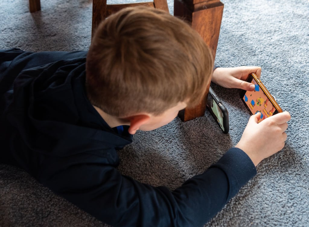 Viele Spiele enthalten Mechanismen, die gerade Kinder und Jugendliche zu weiteren Käufen animieren sollen. (Symbolbild)