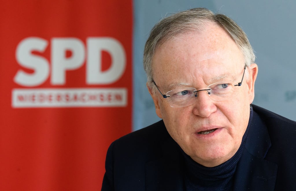Niedersachsens Ministerpräsident Stephan Weil hat sich zu seiner Zukunft als SPD-Landeschef geäußert. (Archivbild)