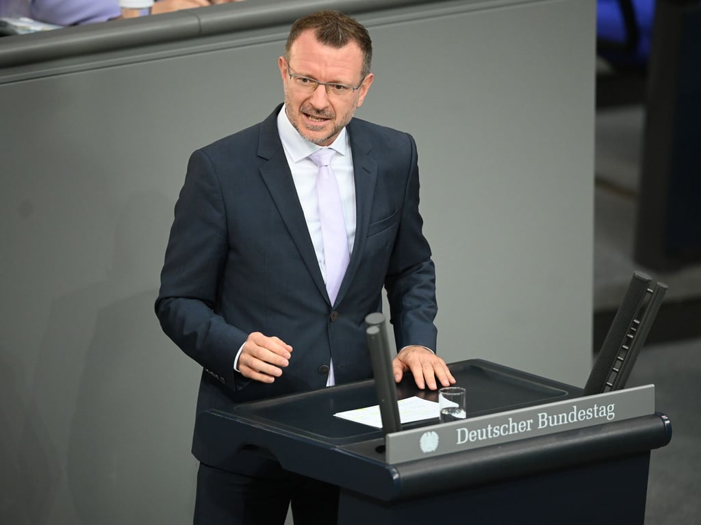 Der Berliner CDU-Bundestagsabgeordnete Jan-Marco Luczak will die Stimmen in seinem Wahlkreis neu auszählen lassen. (Archivbild)
