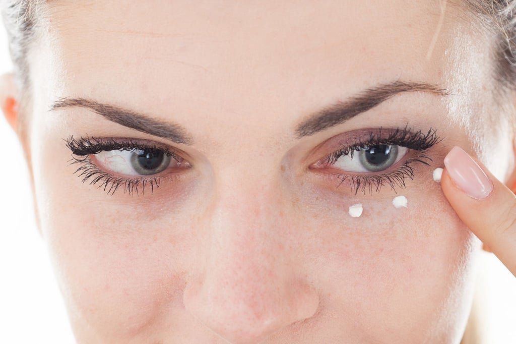 „Öko-Test“ hat 20 parfümfreie Augencremes getestet. 13 Produkte schnitten mit „sehr gut“ oder „gut“ ab, vor allem zertifizierte Naturkosmetik überzeugte.