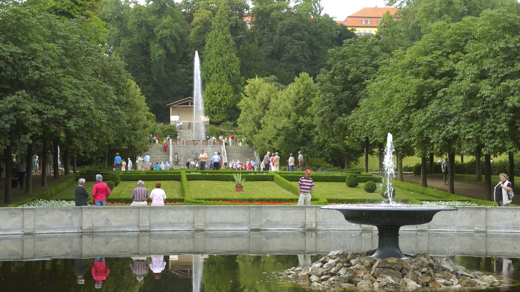 Zwei Becken der Wasserachse im Schlosspark Ballenstedt sollen in diesem Jahr saniert werden. Ihre Solen sind undicht und müssen erneuert werden.
